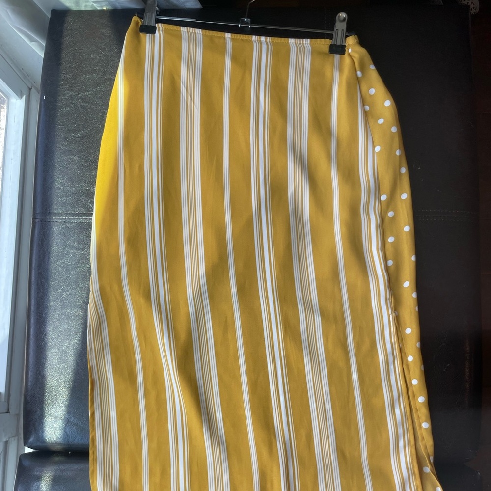 Yellow patterned midi skirt